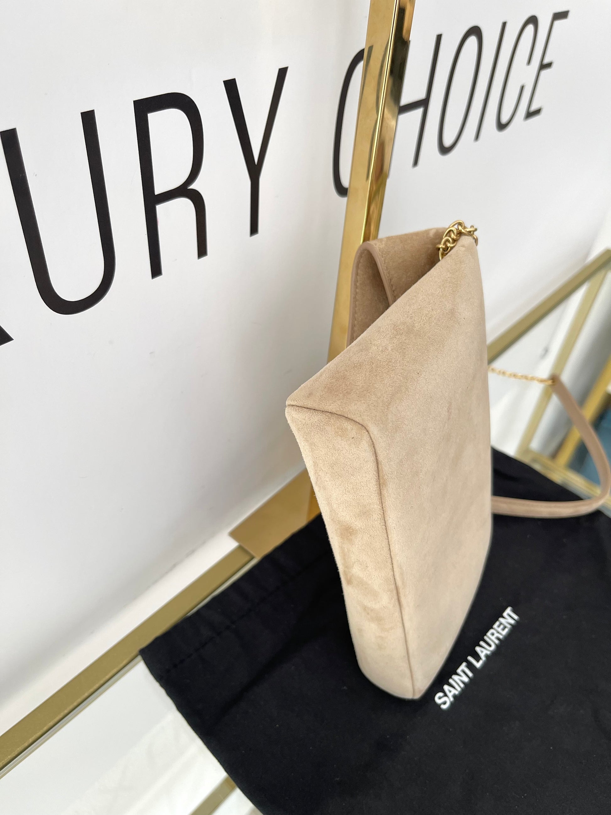 Pochette Cassandre in Suede Saint Laurent