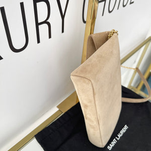 Pochette Cassandre in Suede Saint Laurent