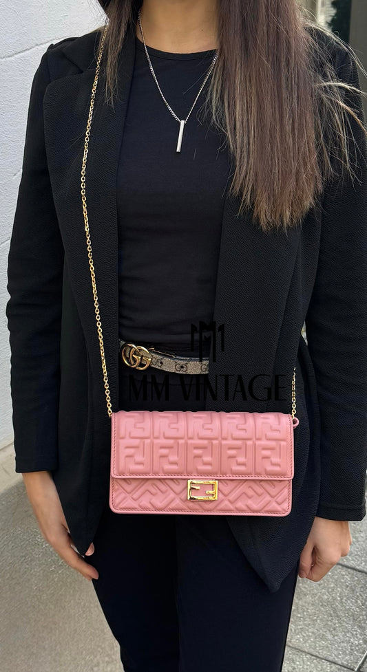 Wallet on Chain Baguette rosa Fendi