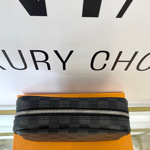 Trousse Toilette PM Damien Graphite Louis Vuitton