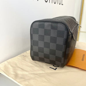 Trousse Toilette Damier Graphite Louis Vuitton