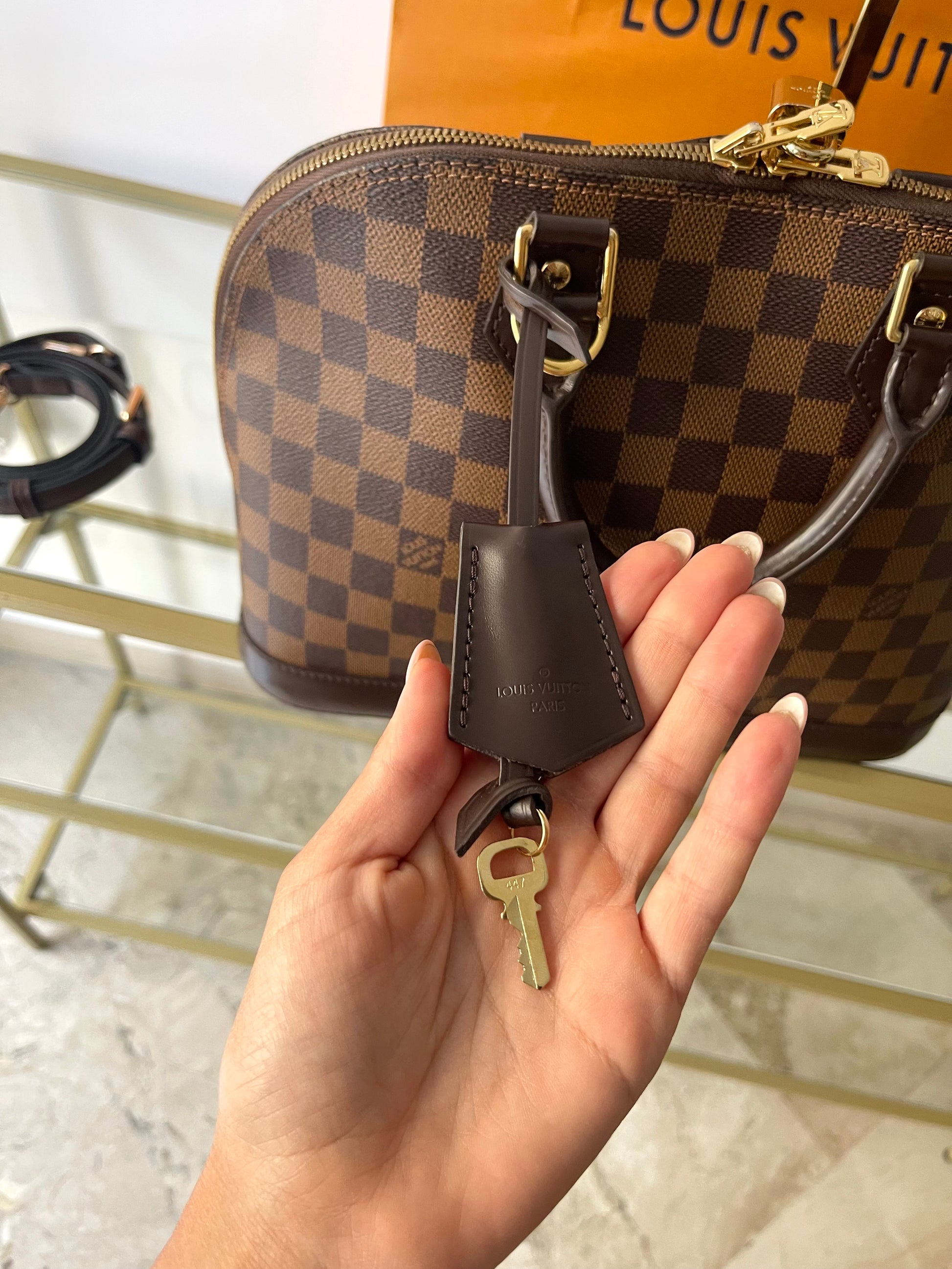 Borsa Alma PM Damier Ébène Louis Vuitton