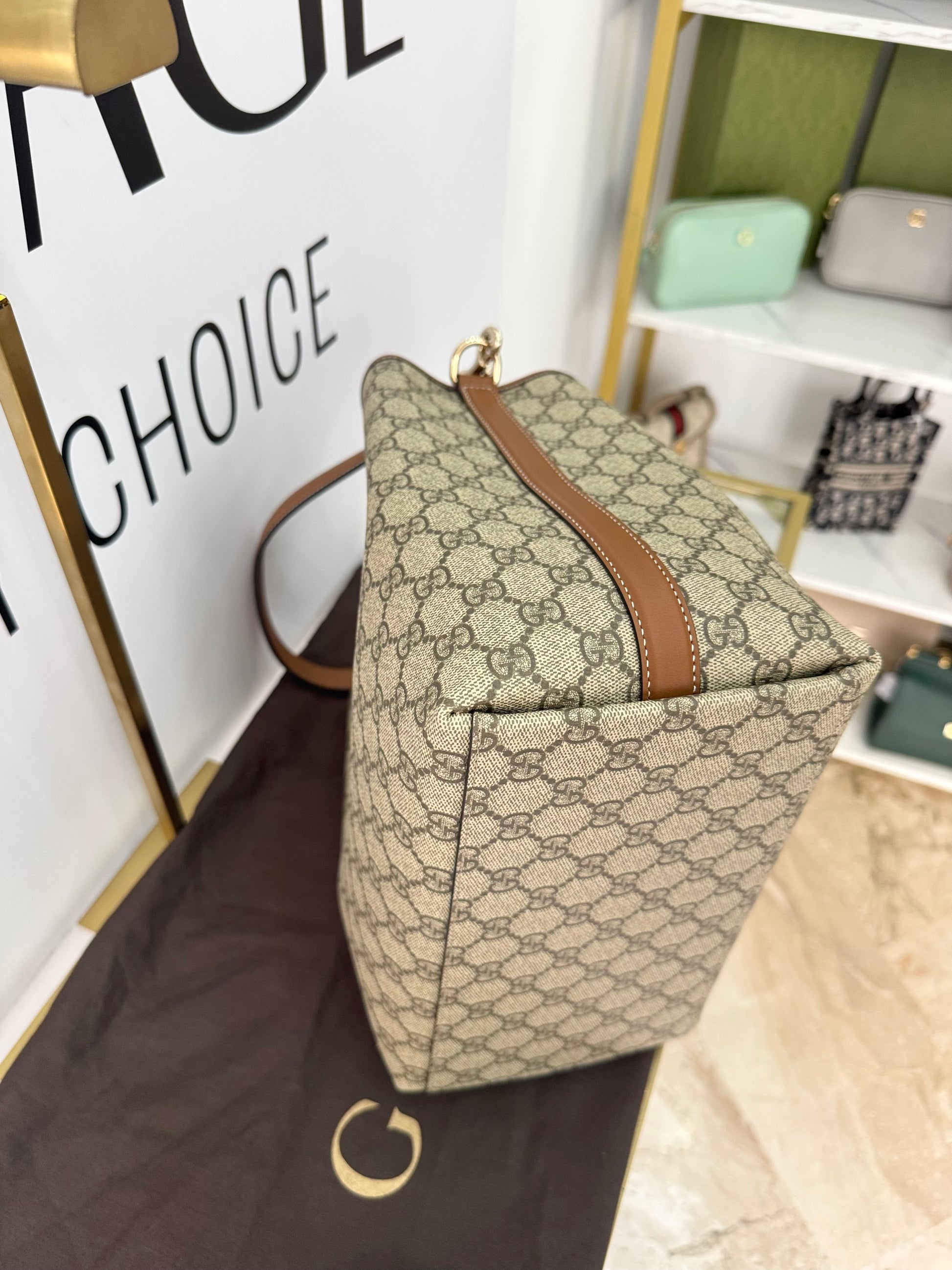 Borsa a Secchiello GG Emblem Gucci