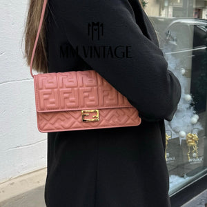 Wallet on Chain Baguette rosa Fendi