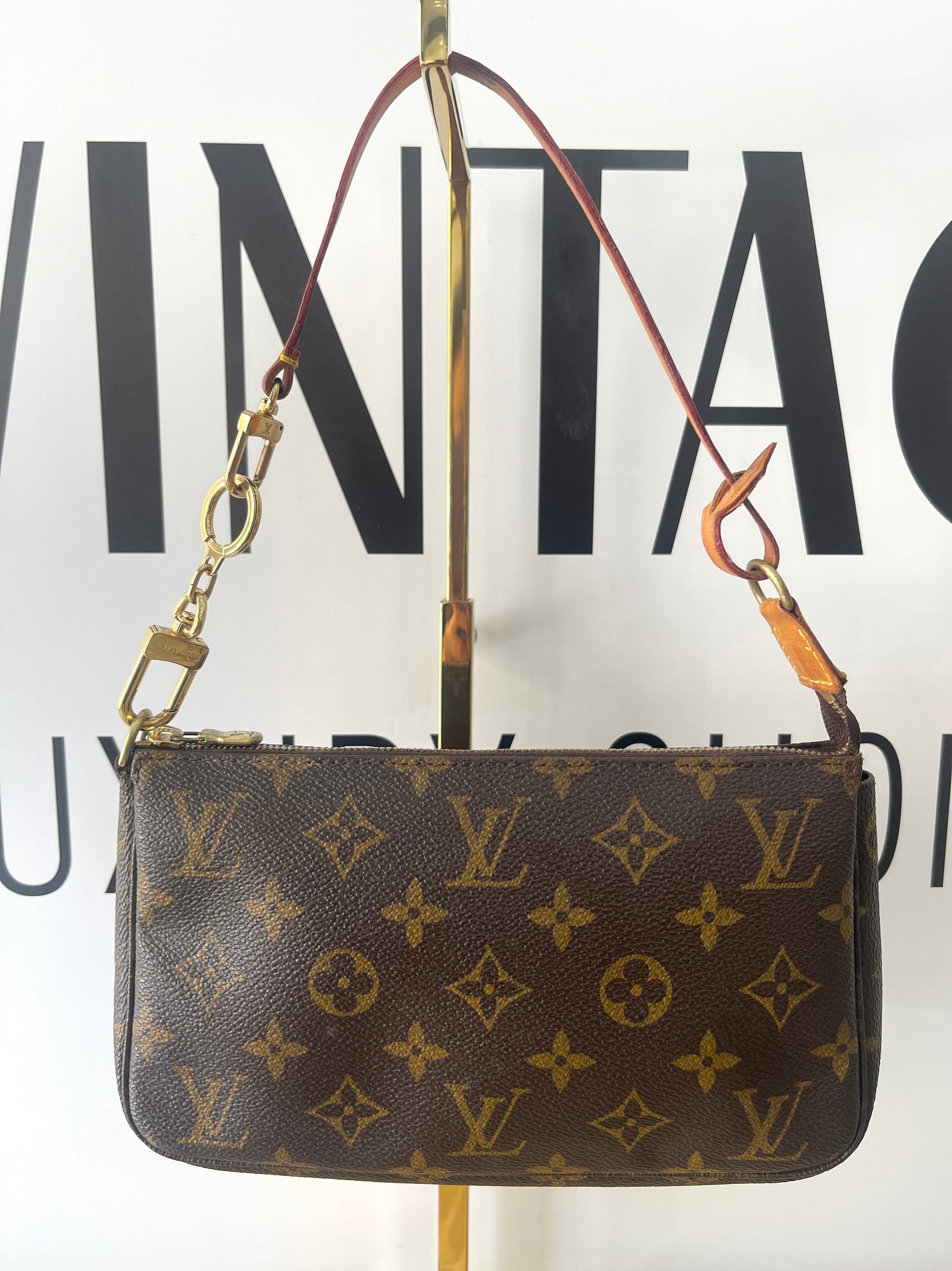 Pochette Accessoires Monogram Louis Vuitton