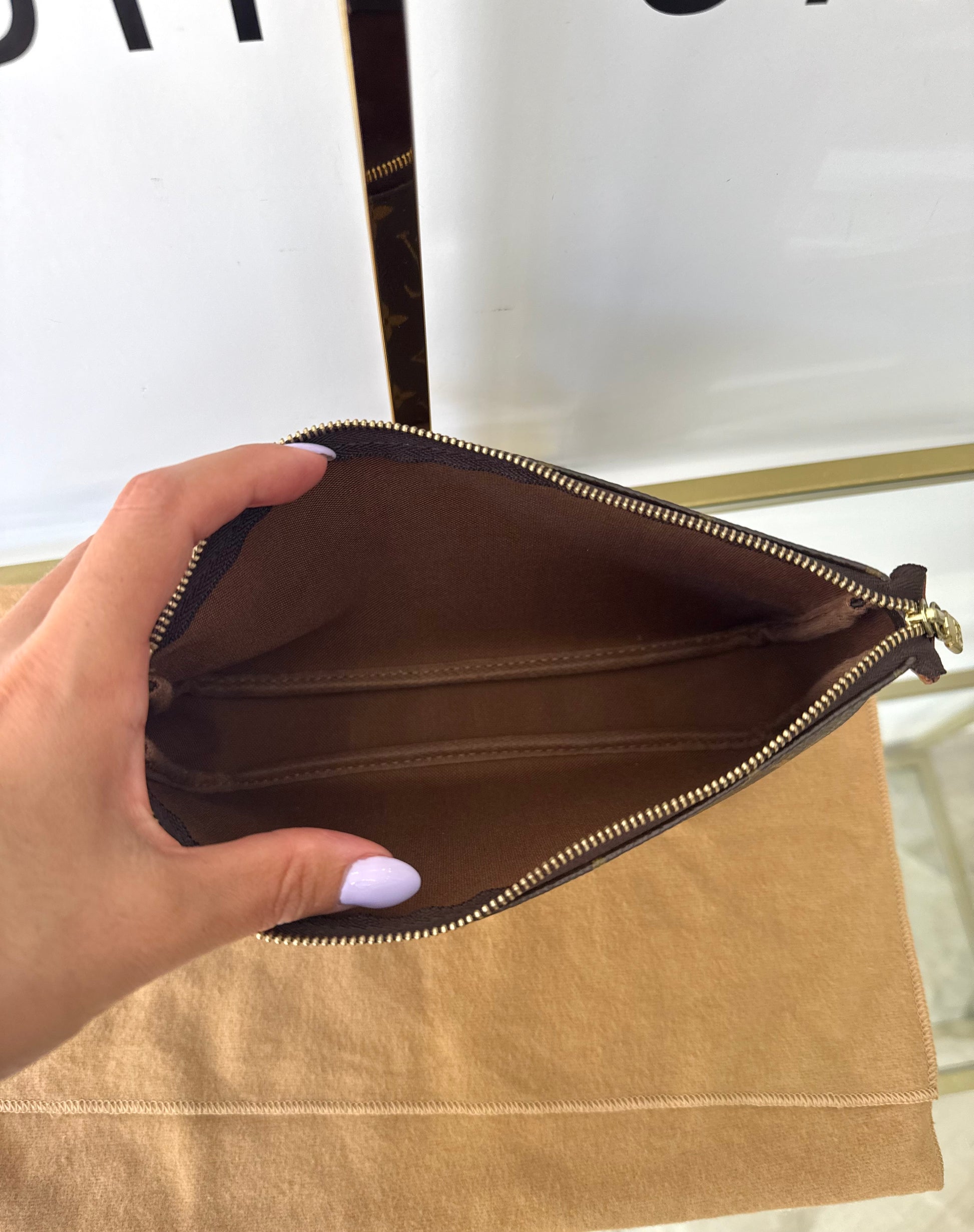 Pochette Accessoires Monogram Louis Vuitton