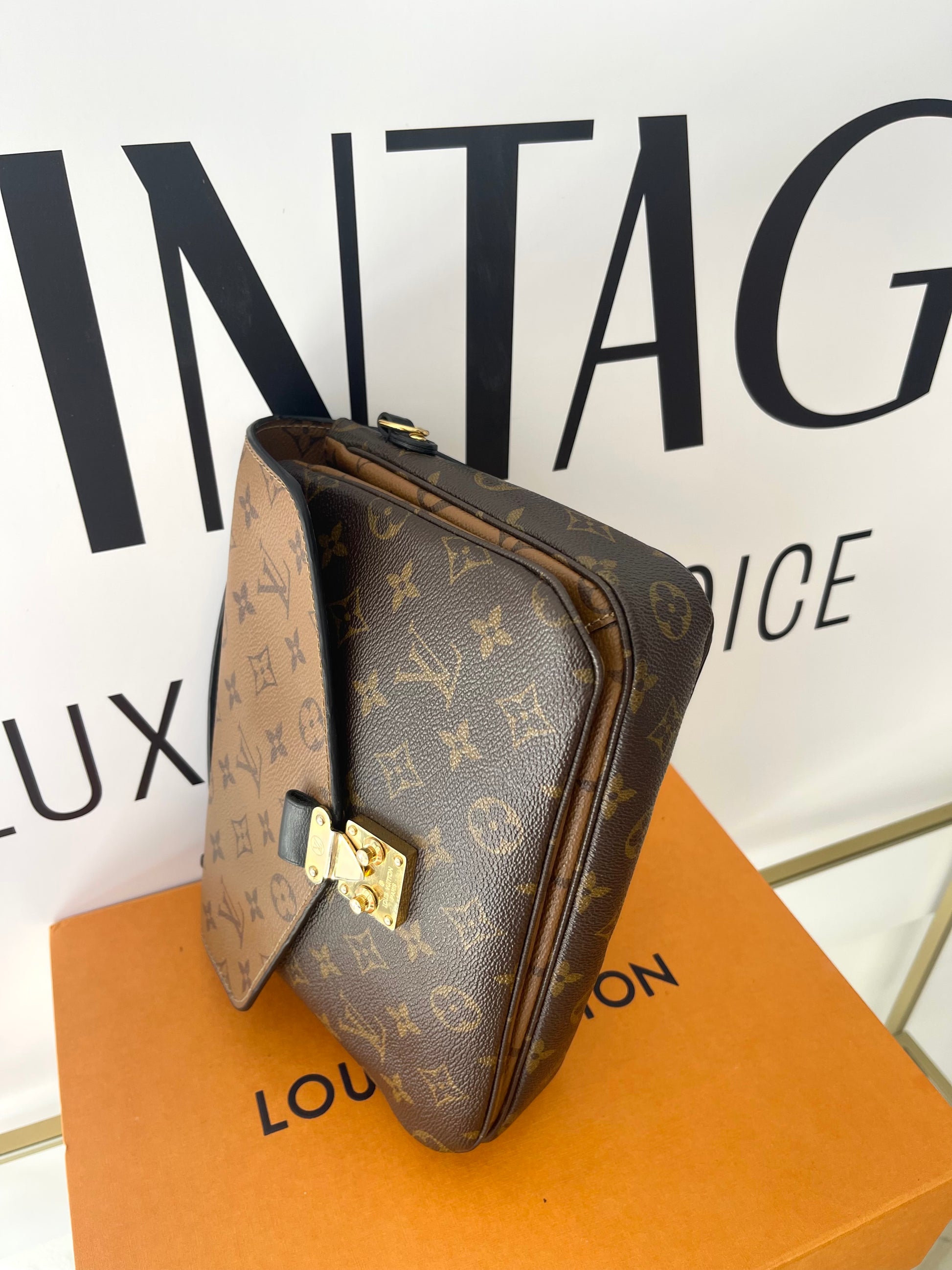 Borsa Metis Monogram Reverse Canvas Louis Vuitton