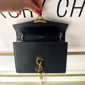Wallet On Chain Cassandra Saint Laurent