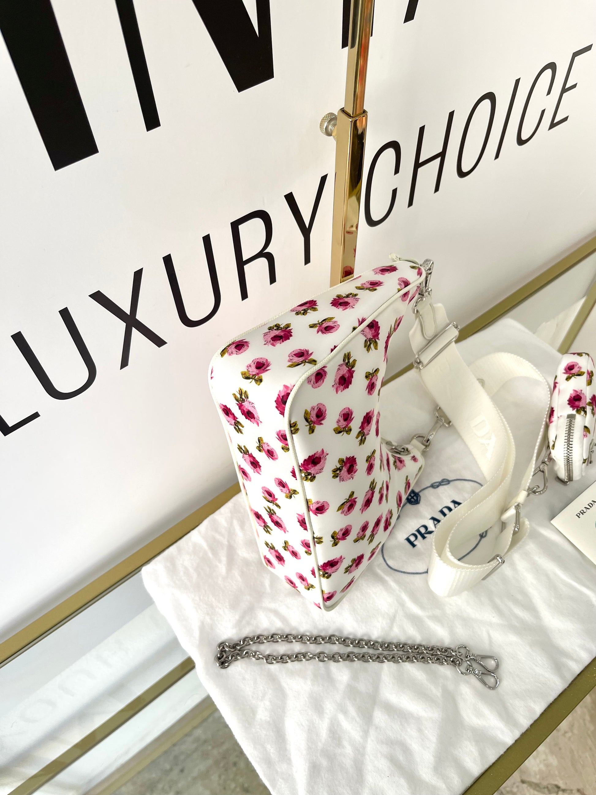 Borsa Re-Edition 2005 in Re-Nylon e Saffiano con motivo rose Prada