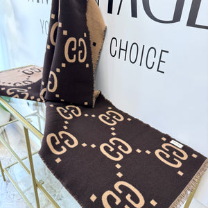 Sciarpa in lana e seta con motivo GG Jacquard Gucci