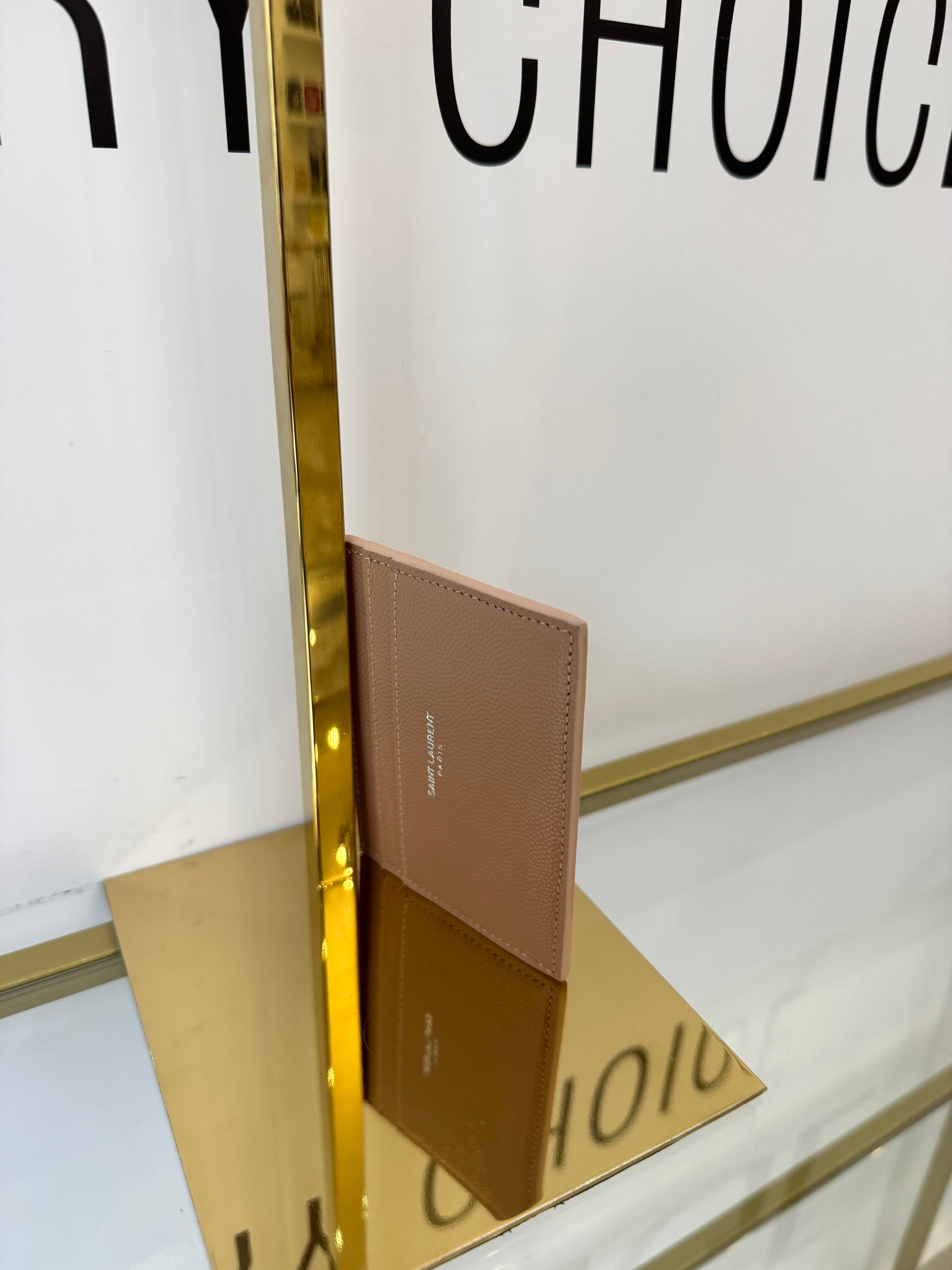 Portacarte in pelle martellata Saint Laurent beige scuro