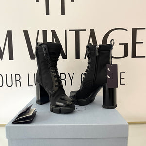 Stivaletti in Re-Nylon e pelle Prada