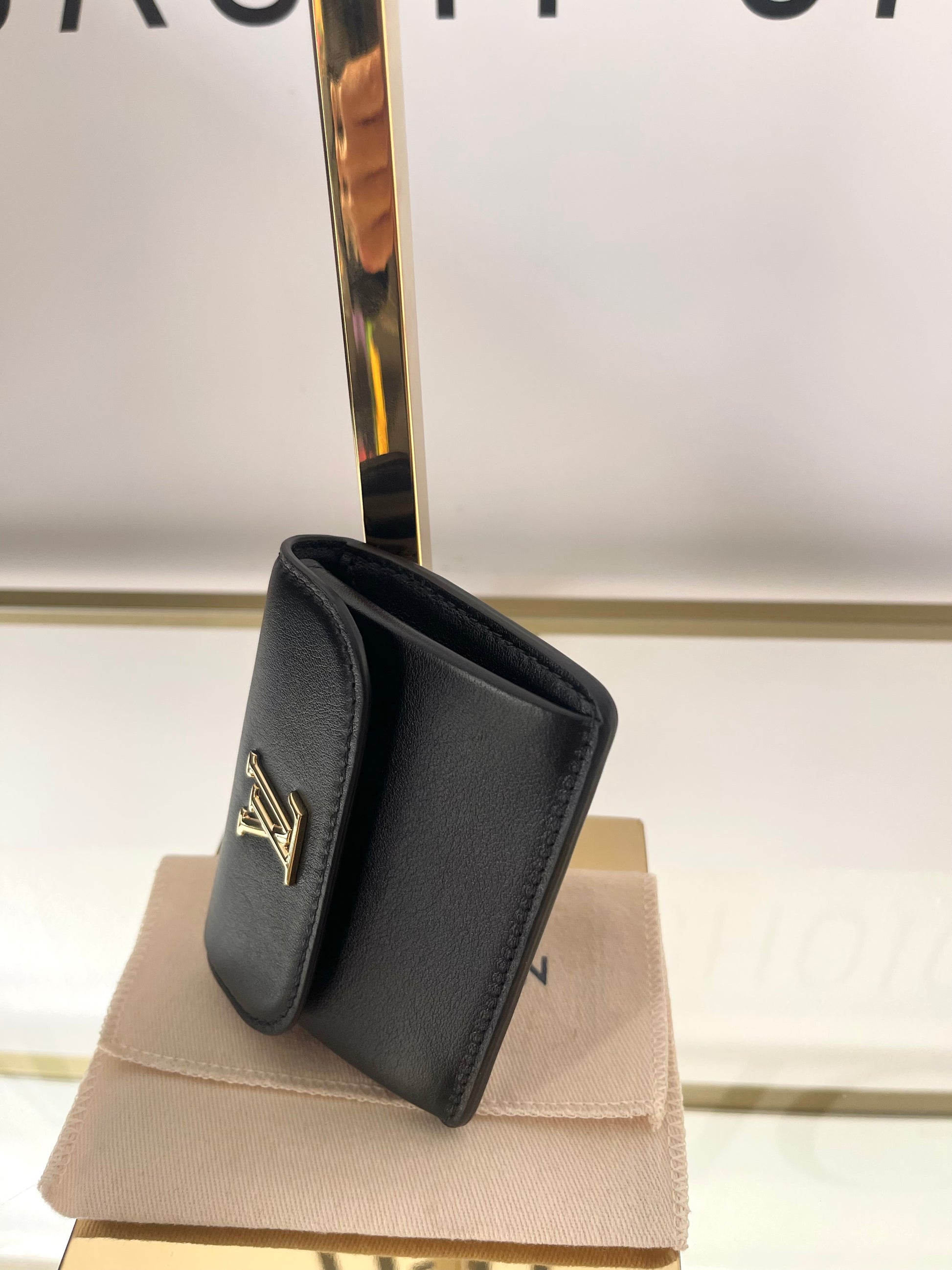 Portacarte di credito Tiny Recto Verso LV Bloom Louis Vuitton