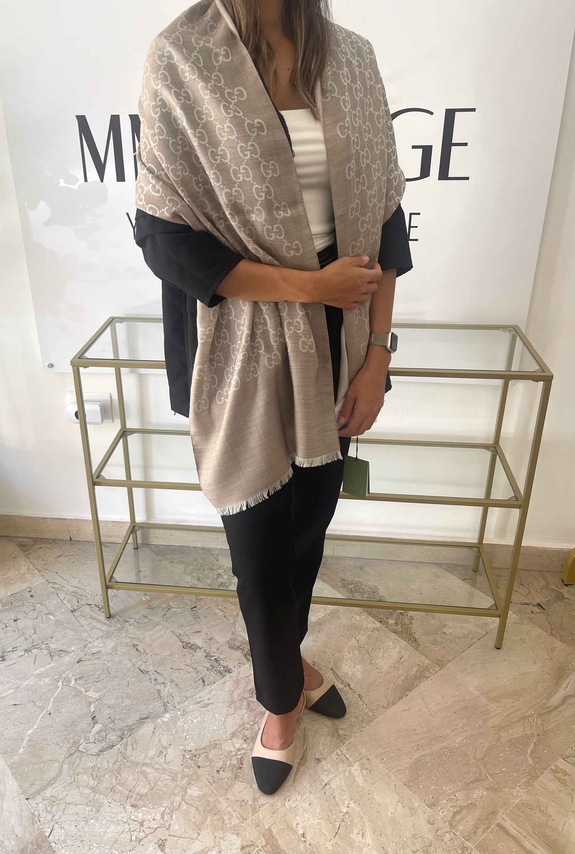 Stola GG  in lana e seta reversibile Gucci