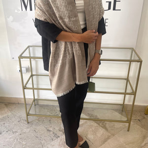 Stola GG  in lana e seta reversibile Gucci