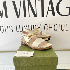 Sandali con dettaglio a catena Gucci