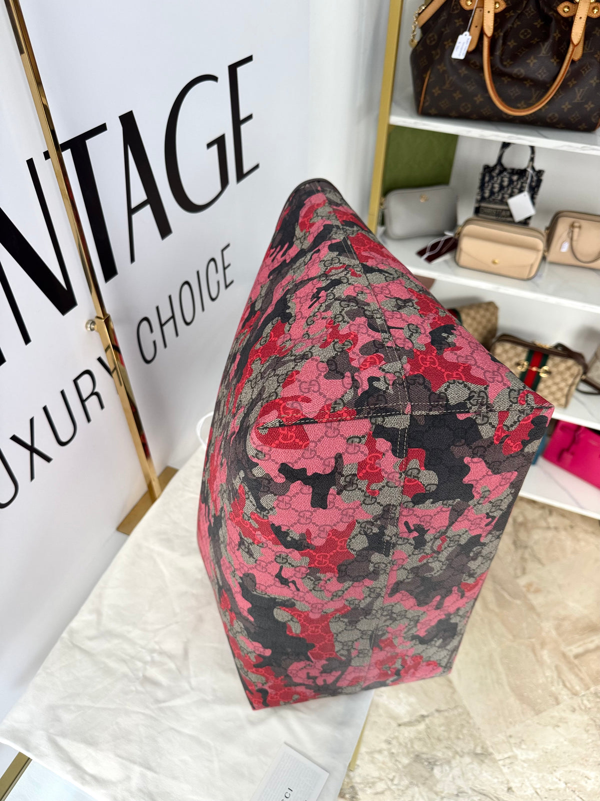 Borsa Shopping Camouflage GG Supreme Gucci