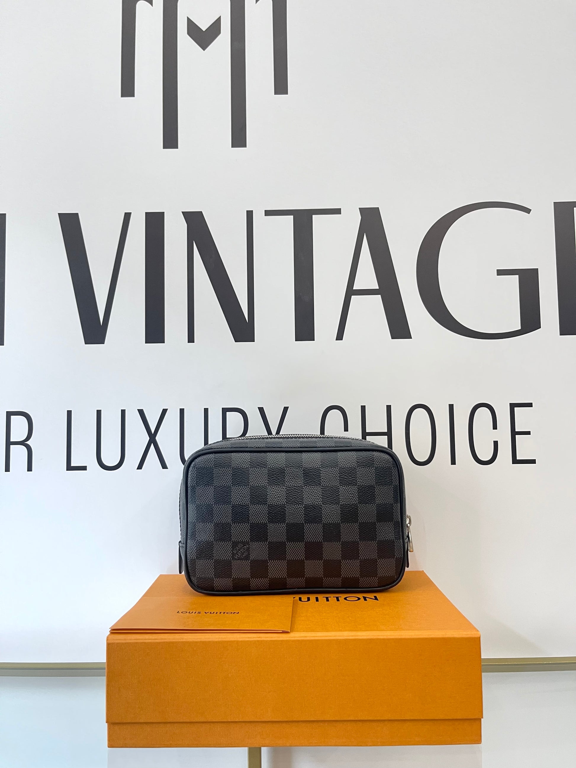 Trousse Toilette PM Damien Graphite Louis Vuitton