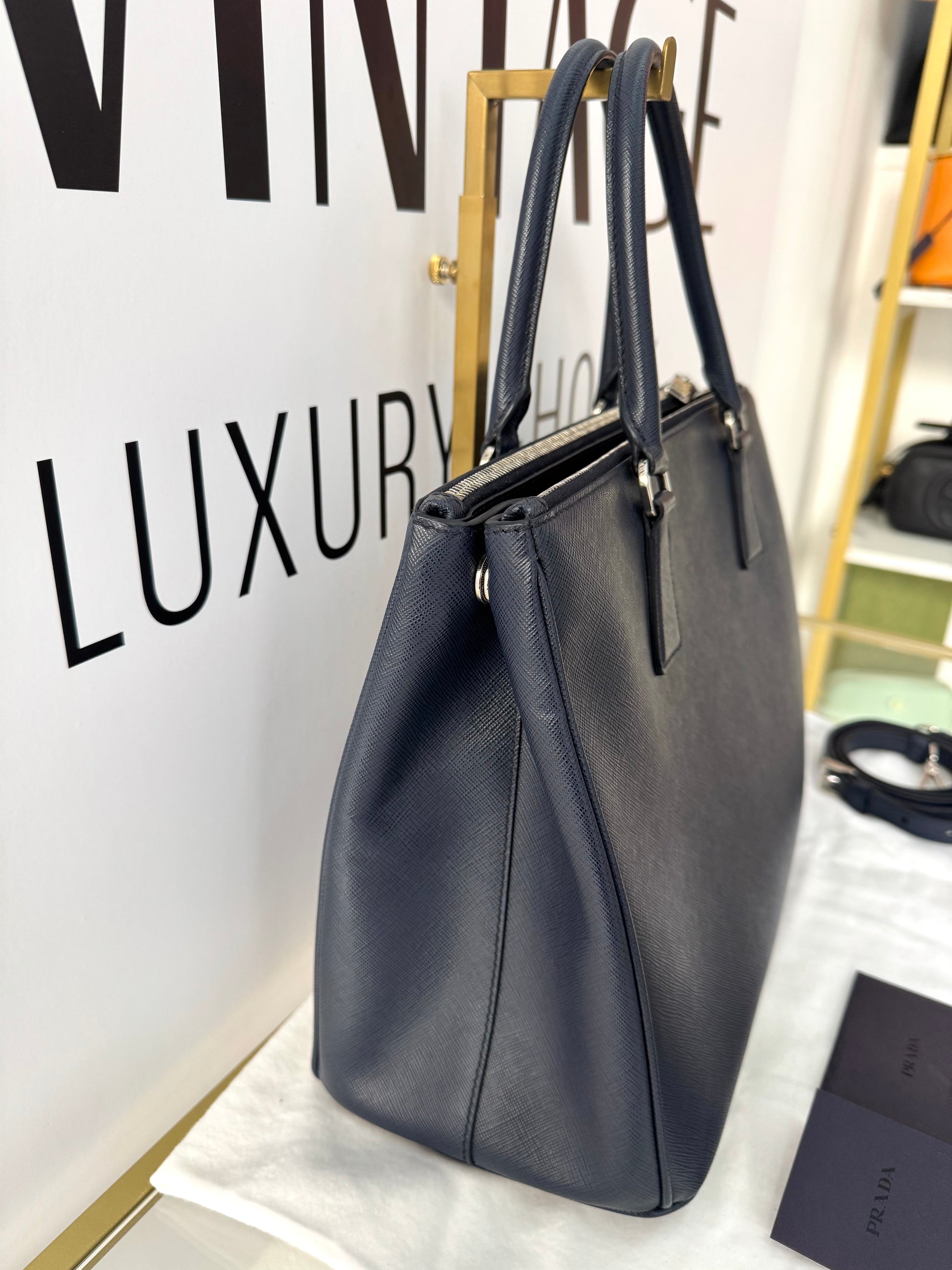 Borsa Galleria Large in Saffiano Prada