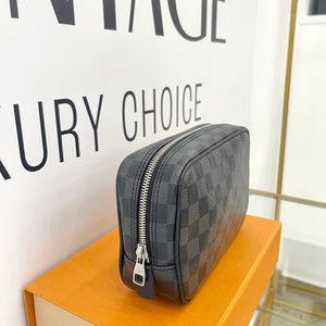 Trousse Toilette PM Damien Graphite Louis Vuitton