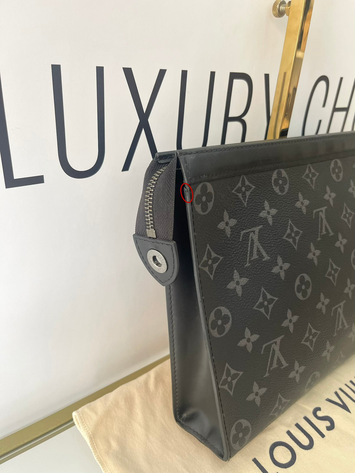 Pochette Voyage MM Monogram Eclipse Louis Vuitton