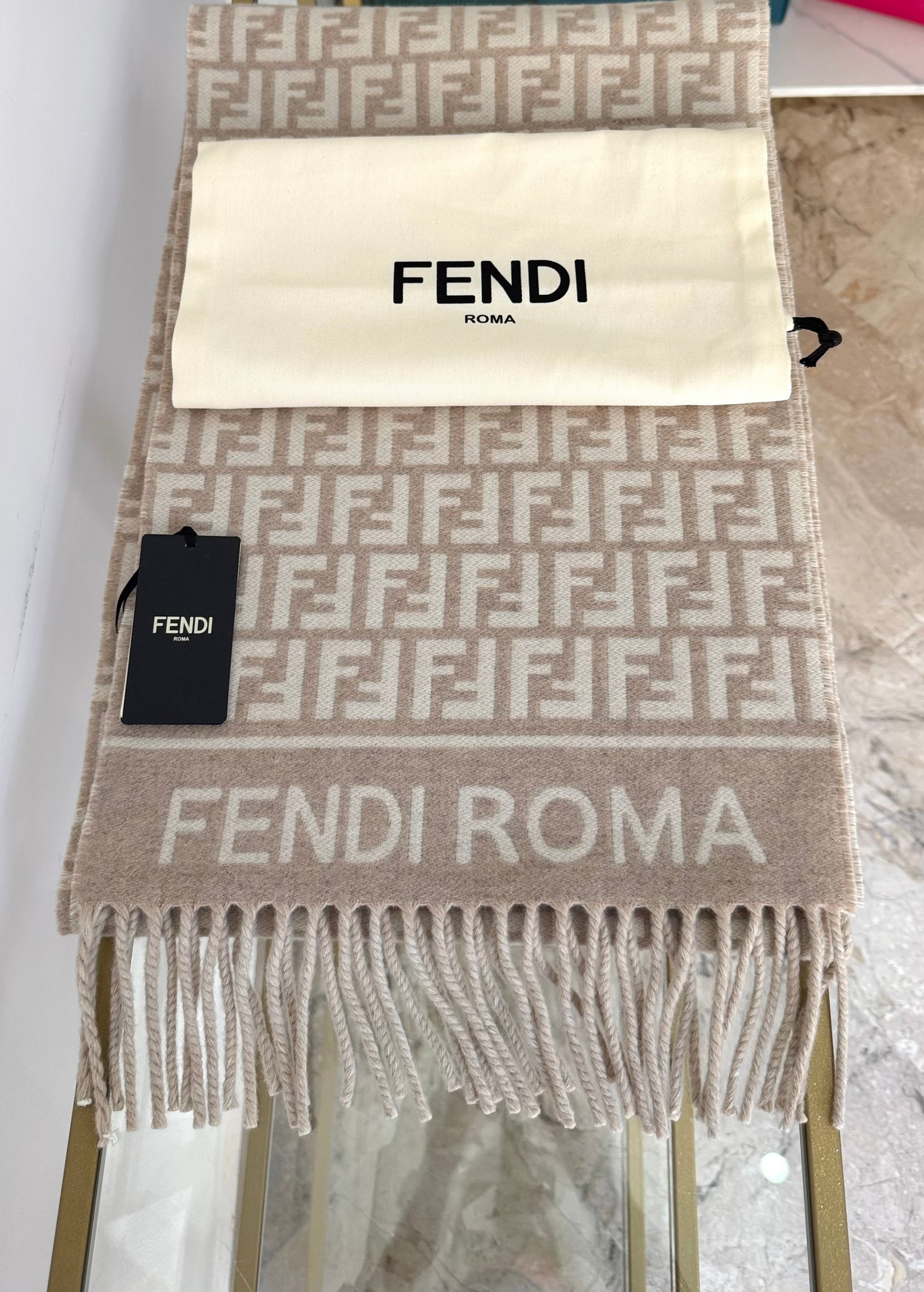 Sciarpa con motivo FF Jacquard Fendi