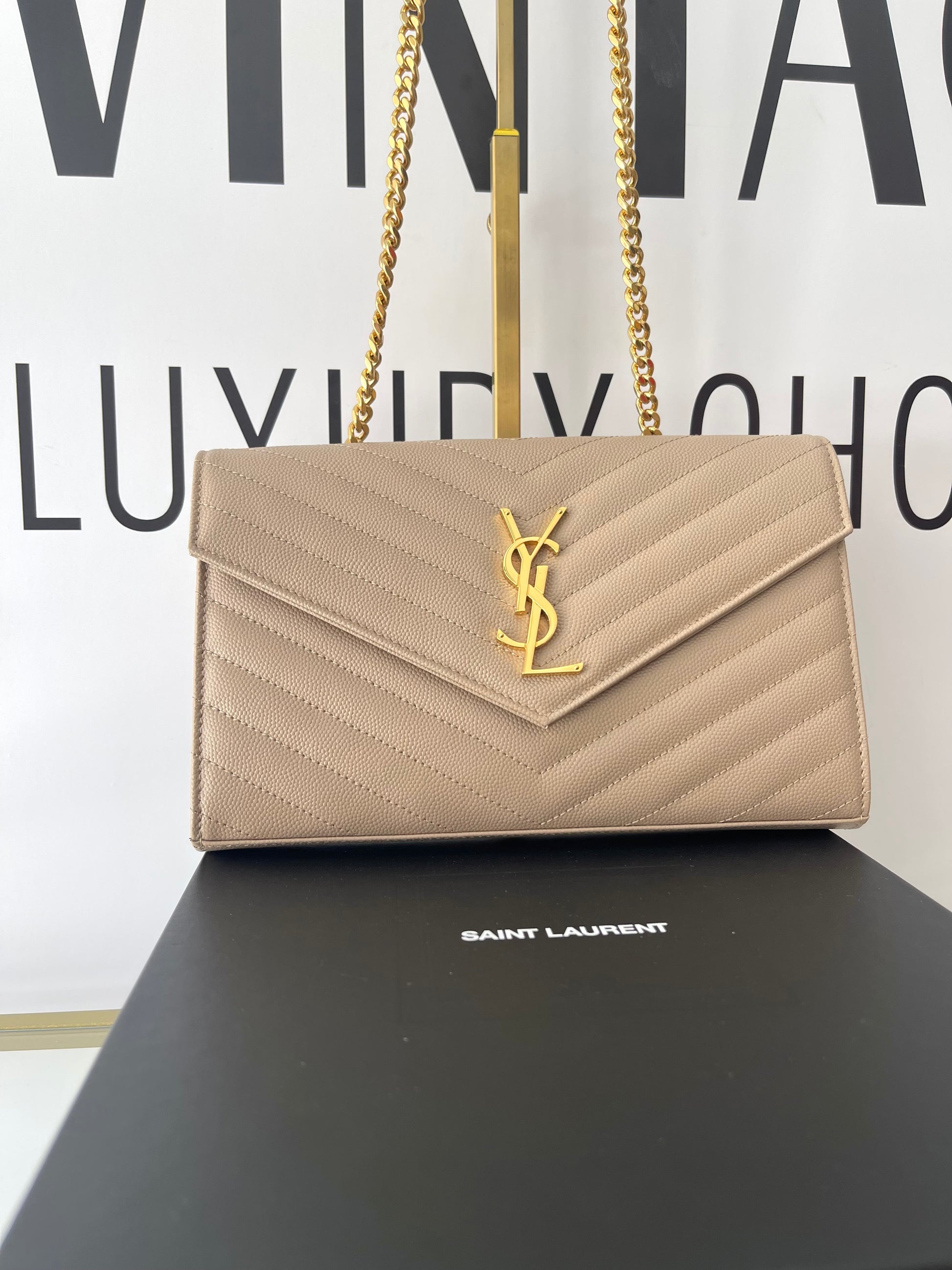 Wallet On Chain Cassandre Saint Laurent