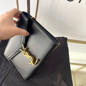 Wallet On Chain Cassandra Saint Laurent