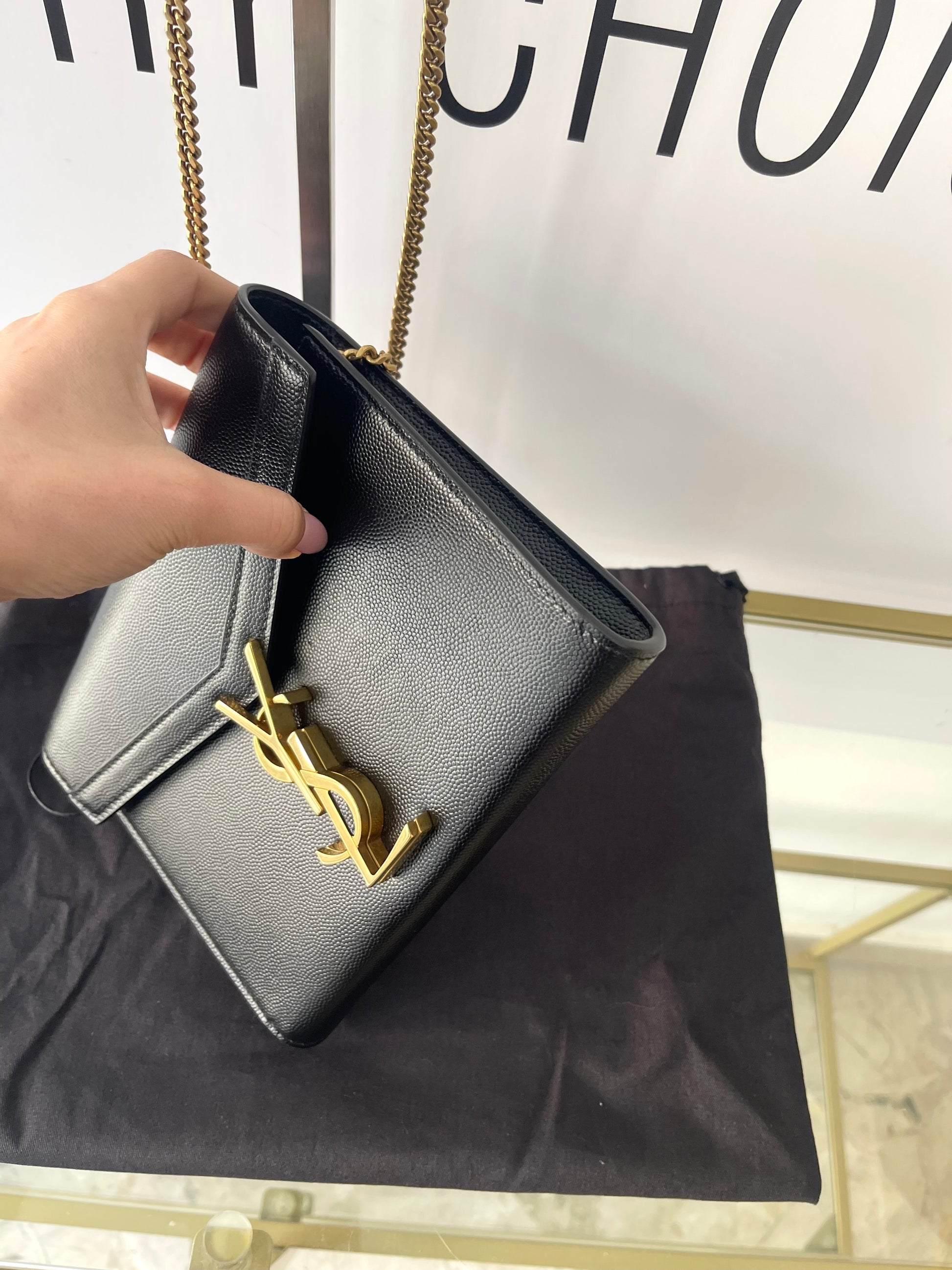 Wallet On Chain Cassandra Saint Laurent
