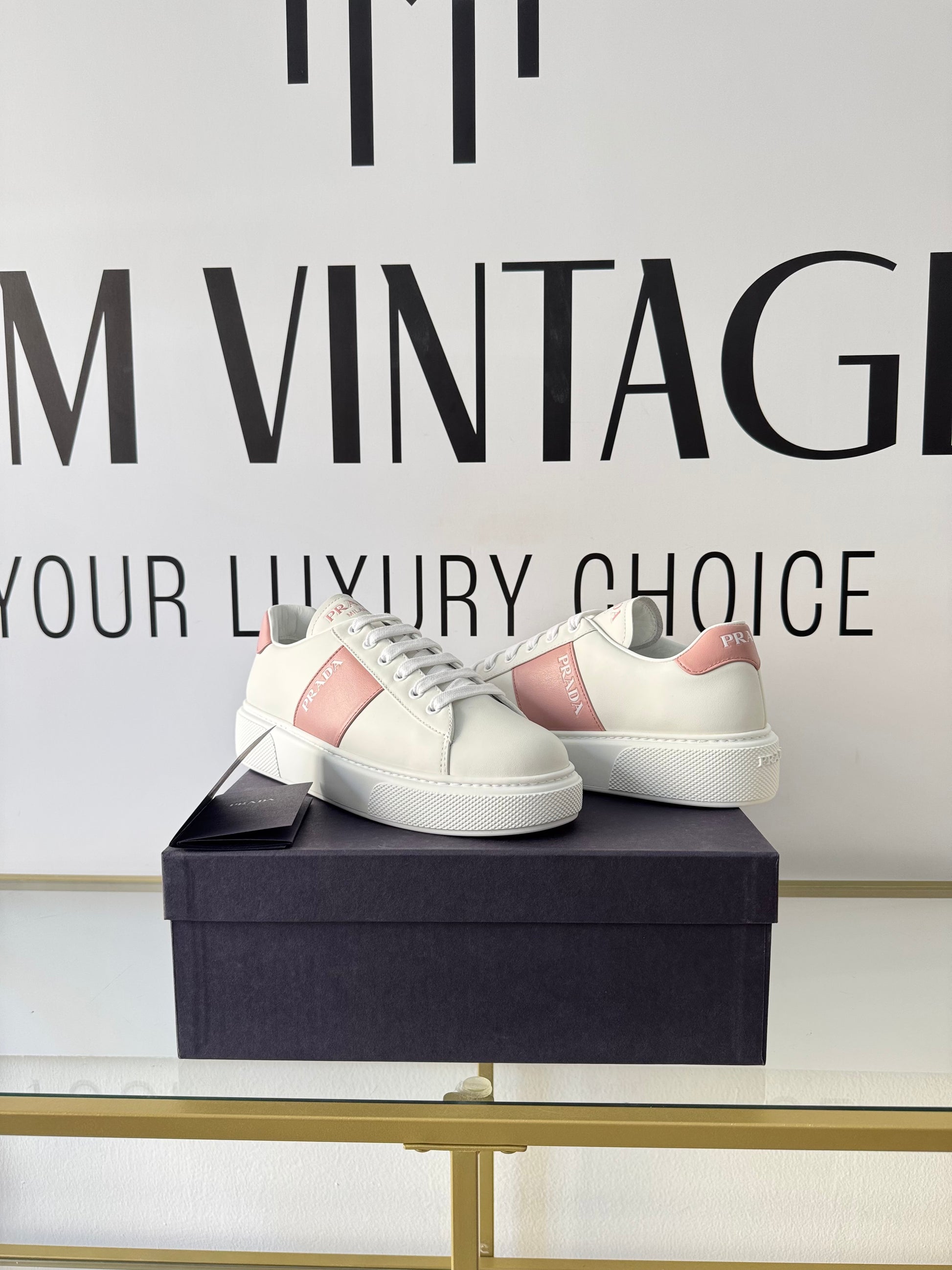 Sneakers in pelle Prada