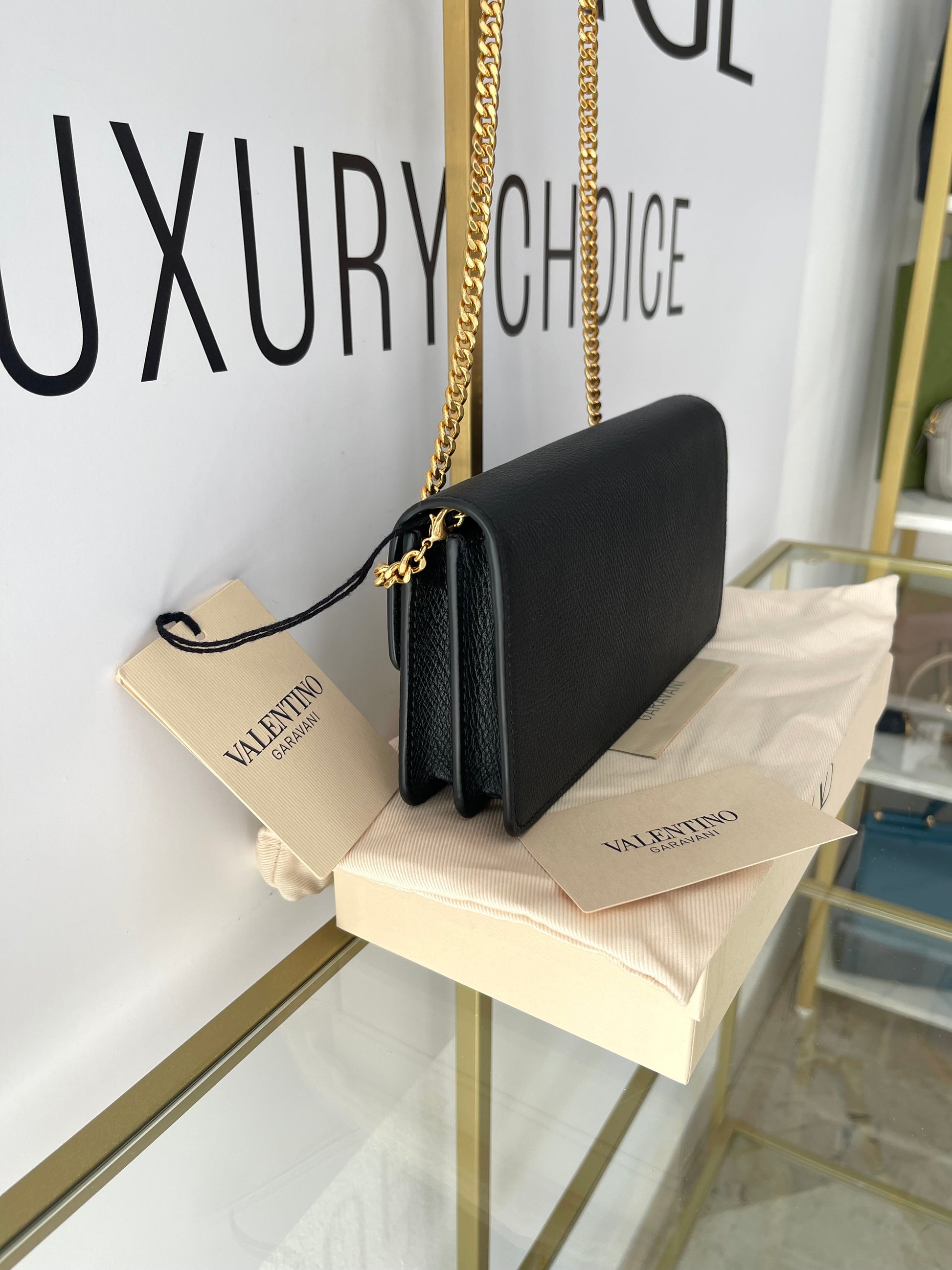 Wallet On Chain VLogo Signature Valentino Garavani
