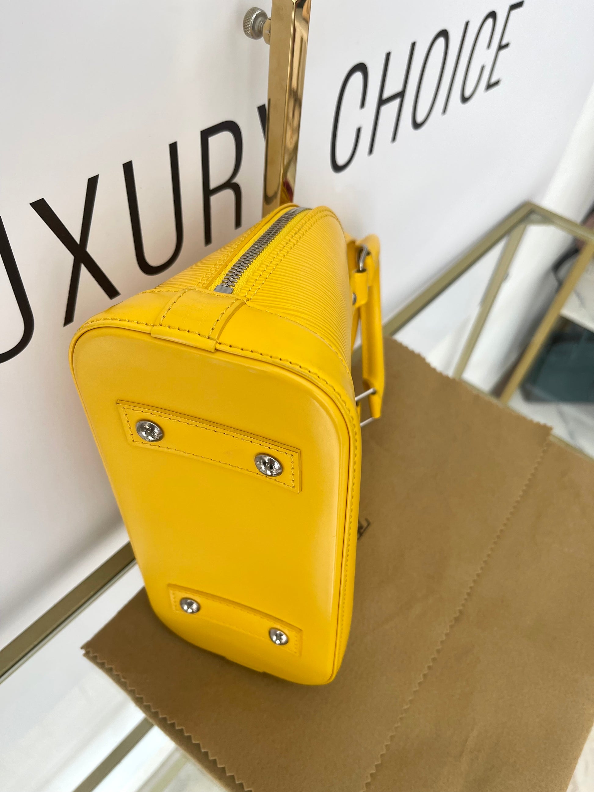 Borsa Alma Epi BB Louis Vuitton