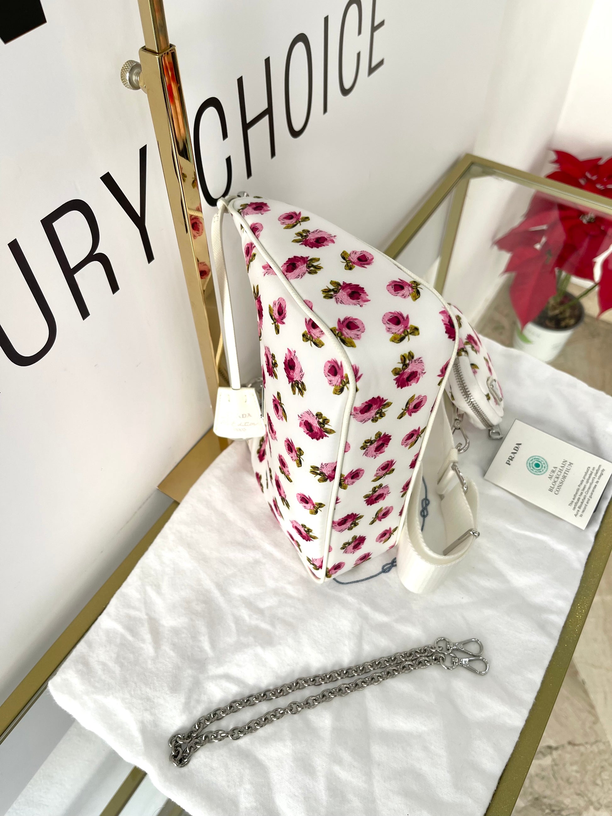 Borsa Re-Edition 2005 in Re-Nylon e Saffiano con motivo rose Prada