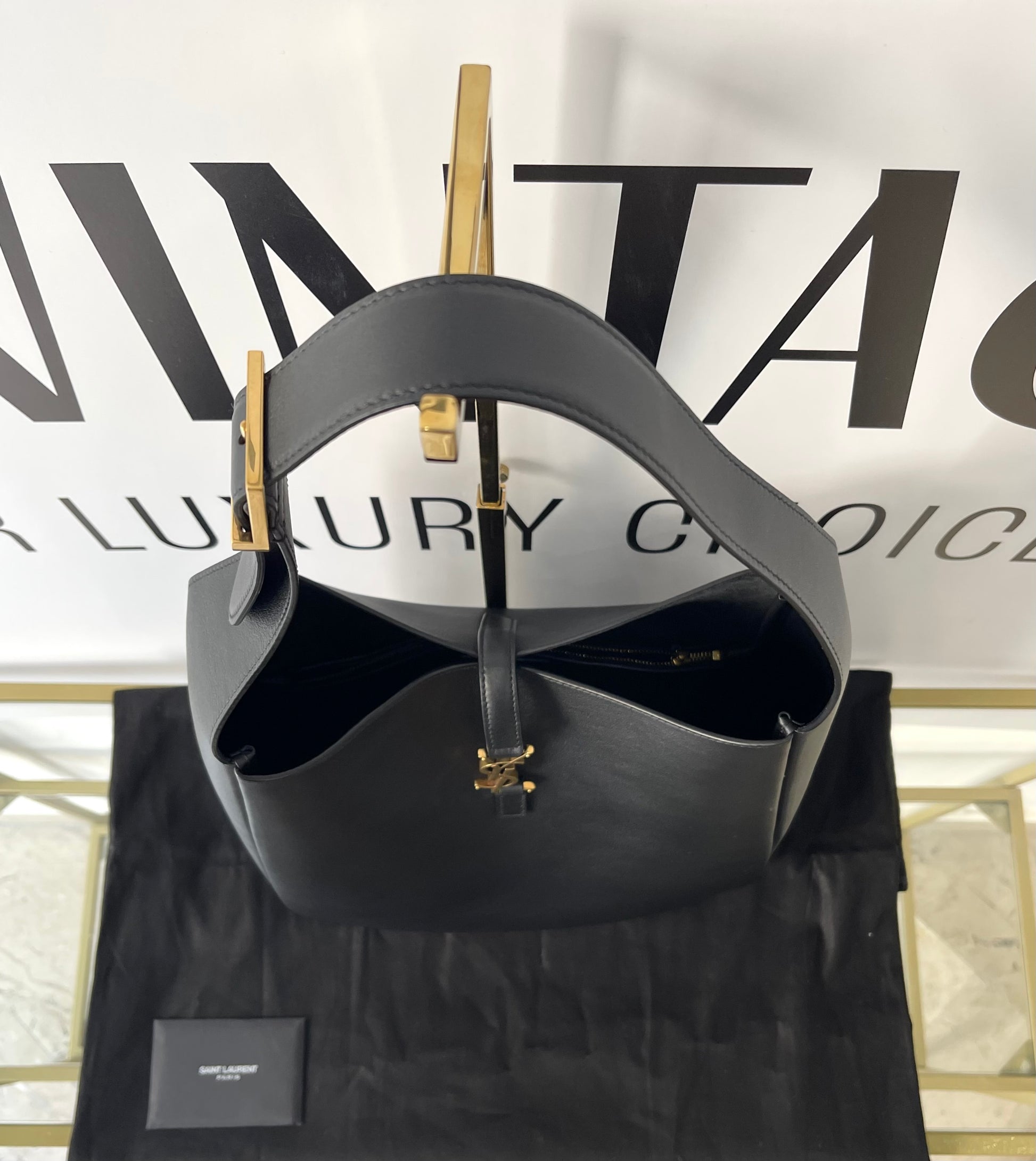 Le 5 à 7 large morbida in pelle martellata Saint Laurent