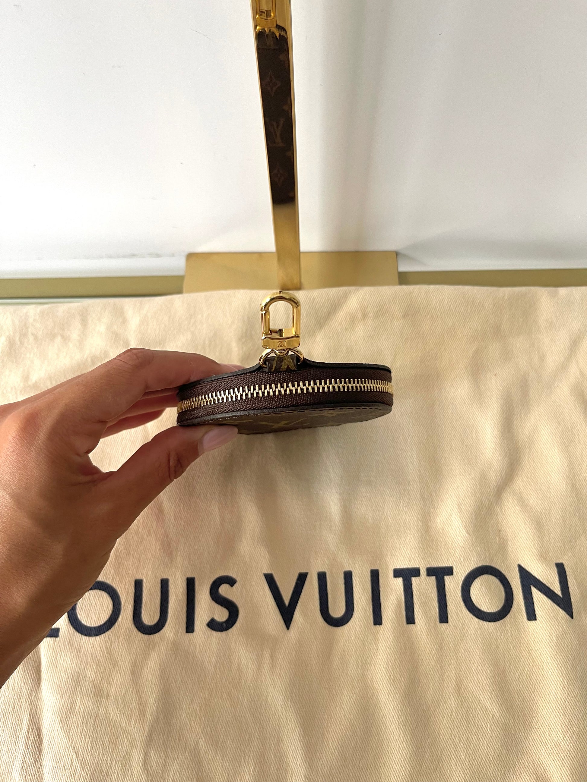 Borsa OnTheGo PM Monogram Reverse Giant Louis Vuitton