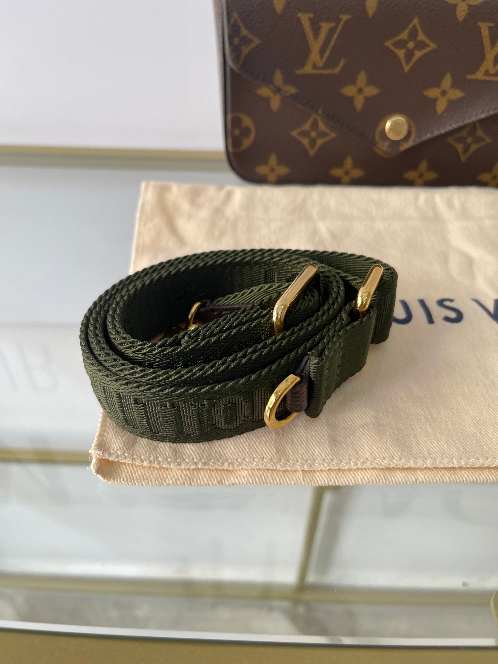 Pochette Félicie Strap & Go Monogram Louis Vuitton