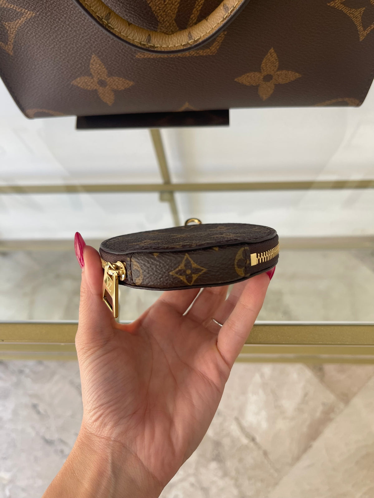 Borsa OnTheGo PM Monogram Reverse Giant Louis Vuitton