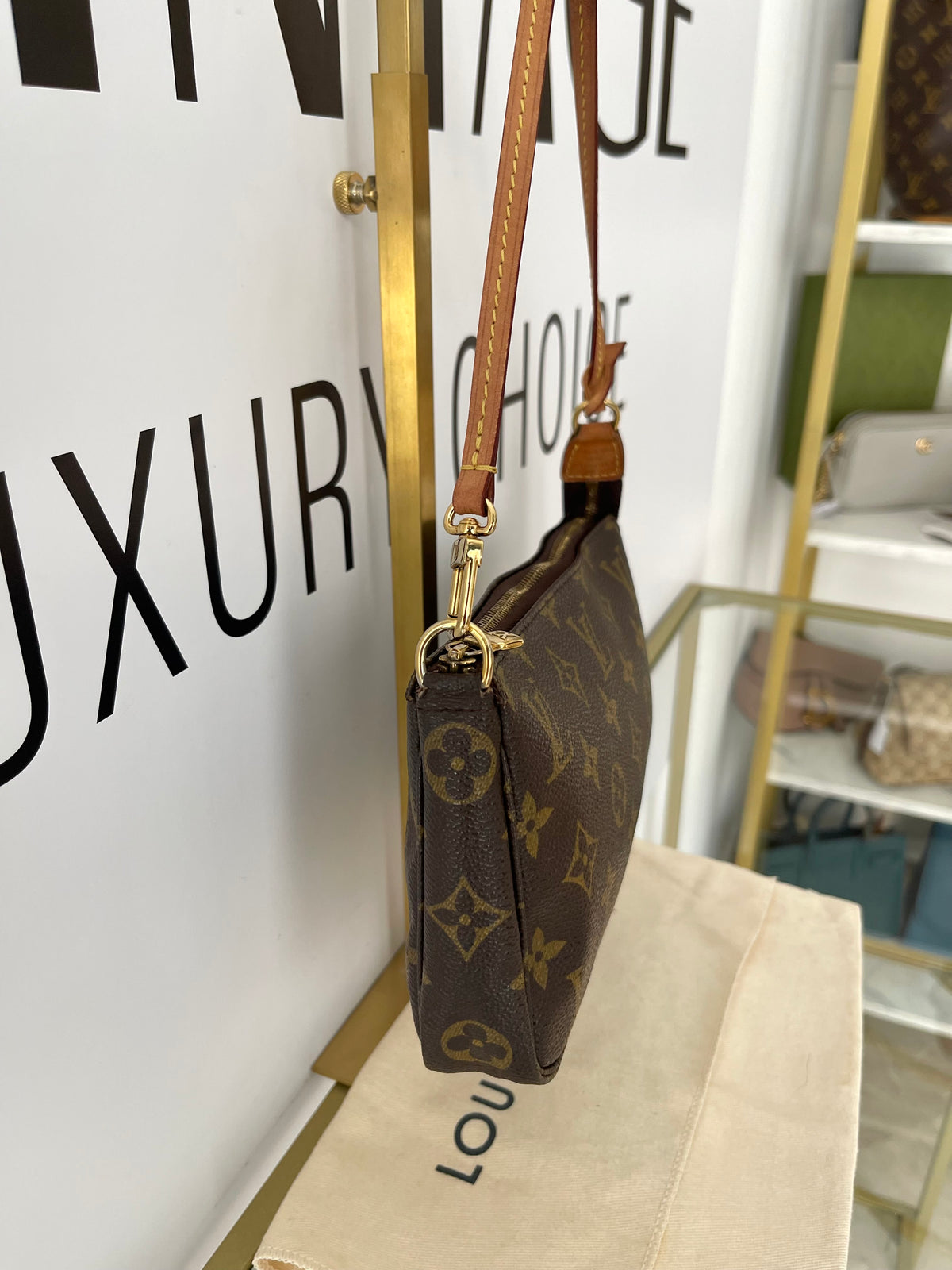 Pochette Accessoires Monogram Louis Vuitton