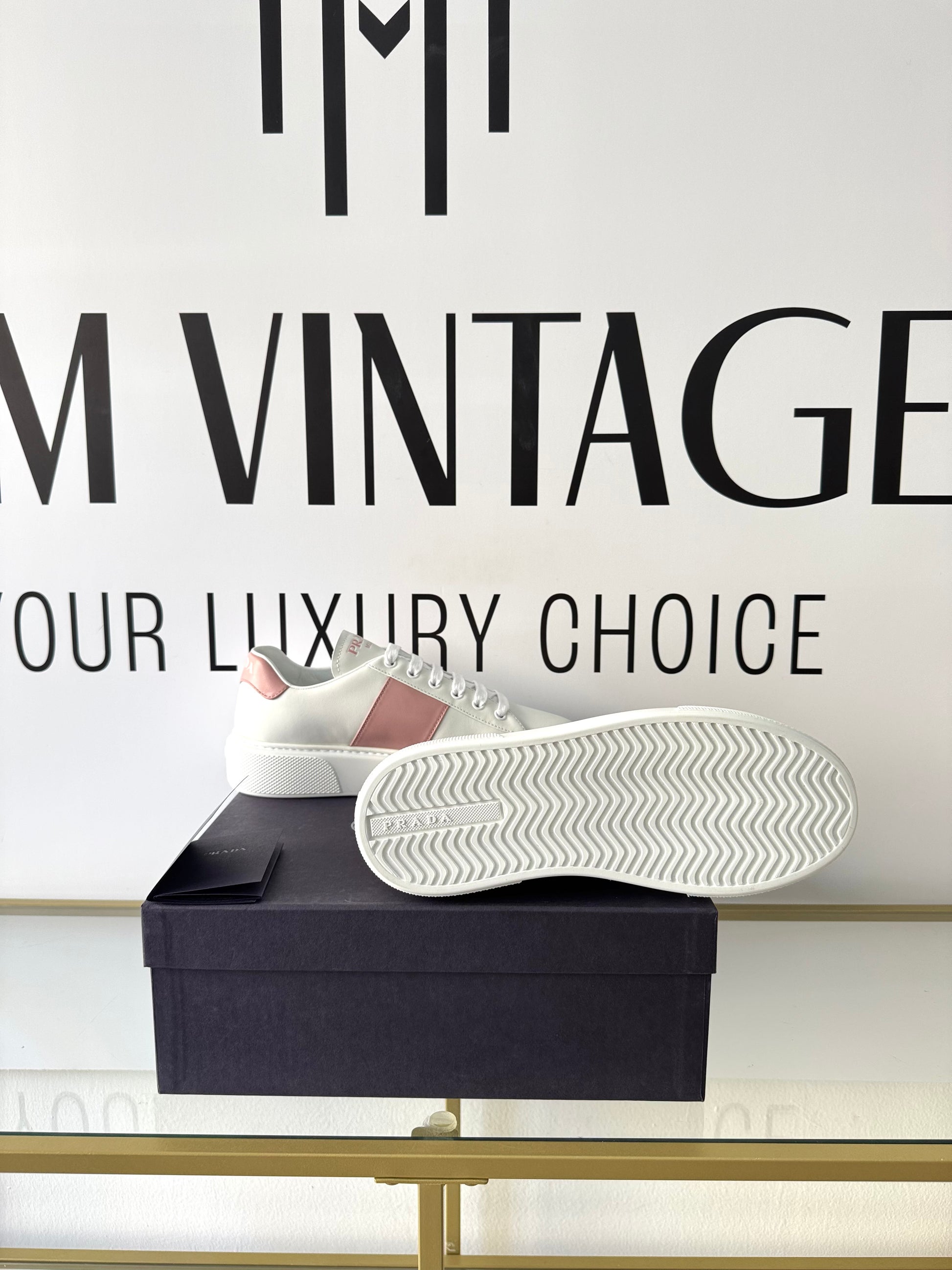 Sneakers in pelle Prada