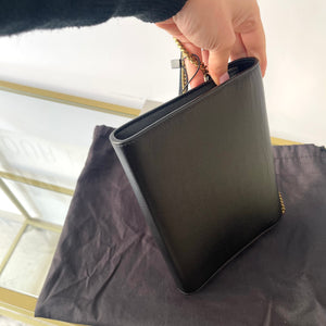 Wallet On Chain Cassandra Saint Laurent