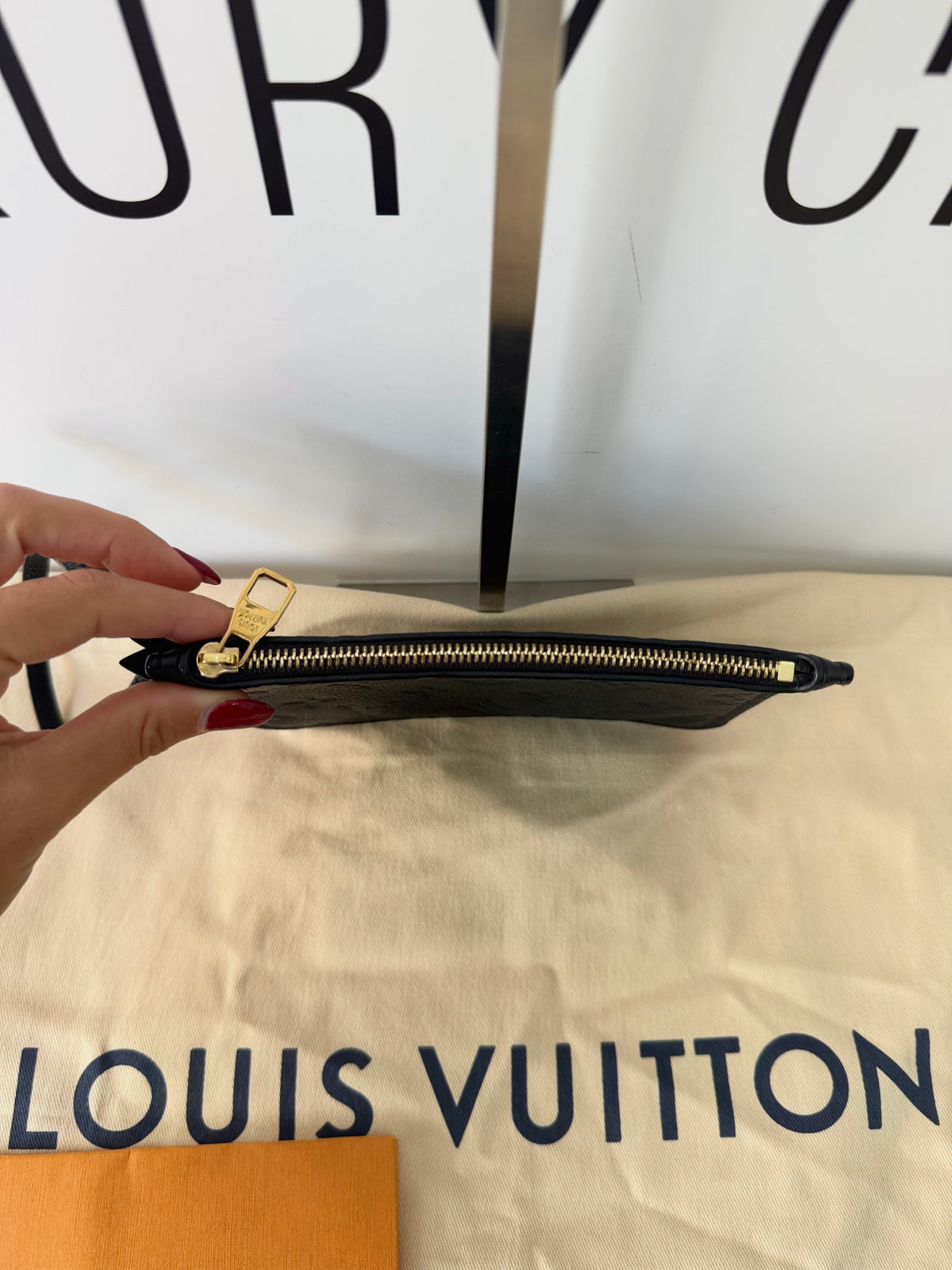 Borsa Loop Hobo Monogram Empreinte Louis Vuitton
