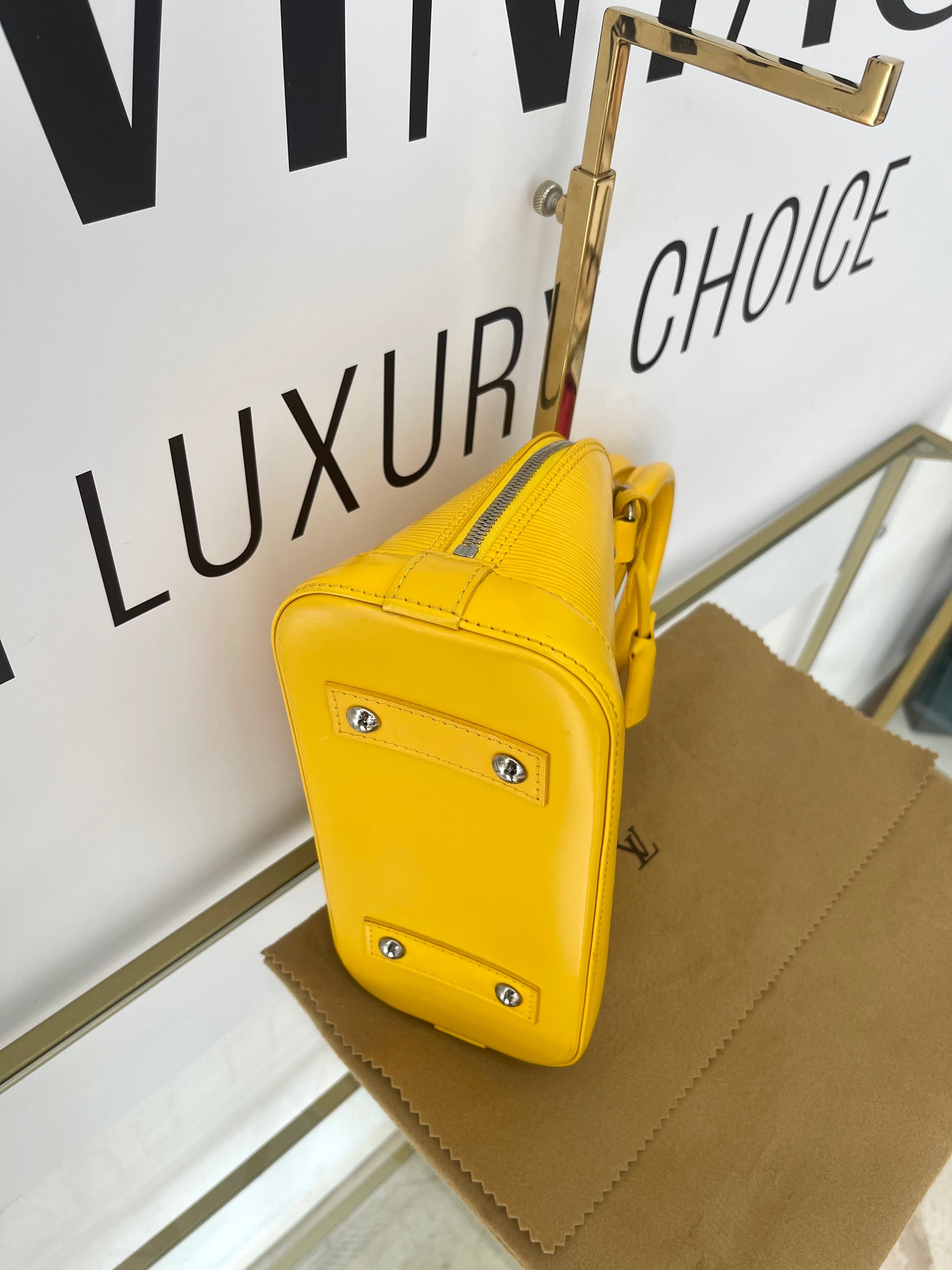 Borsa Alma Epi BB Louis Vuitton