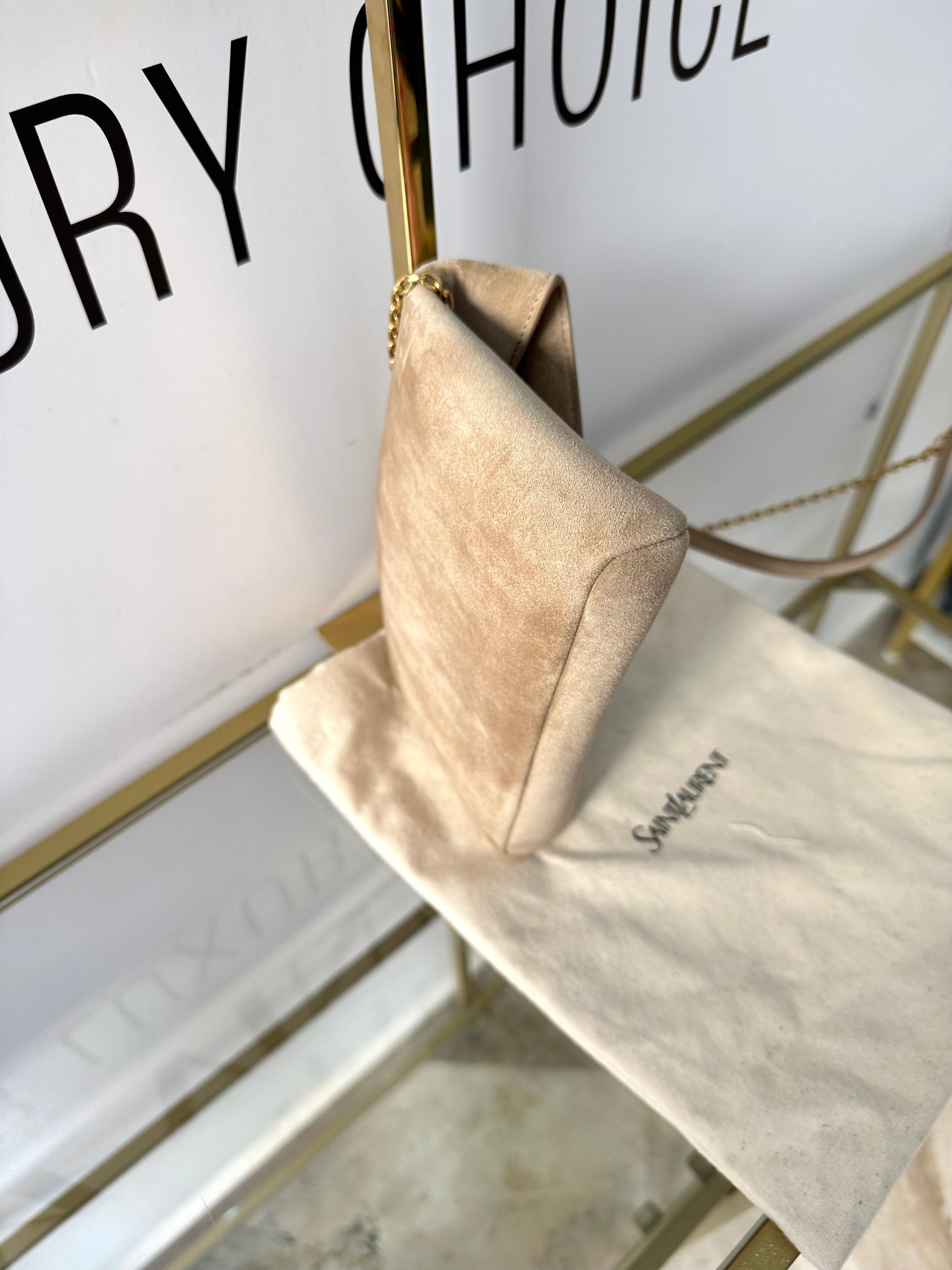 Pochette Cassandre in Suede Saint Laurent
