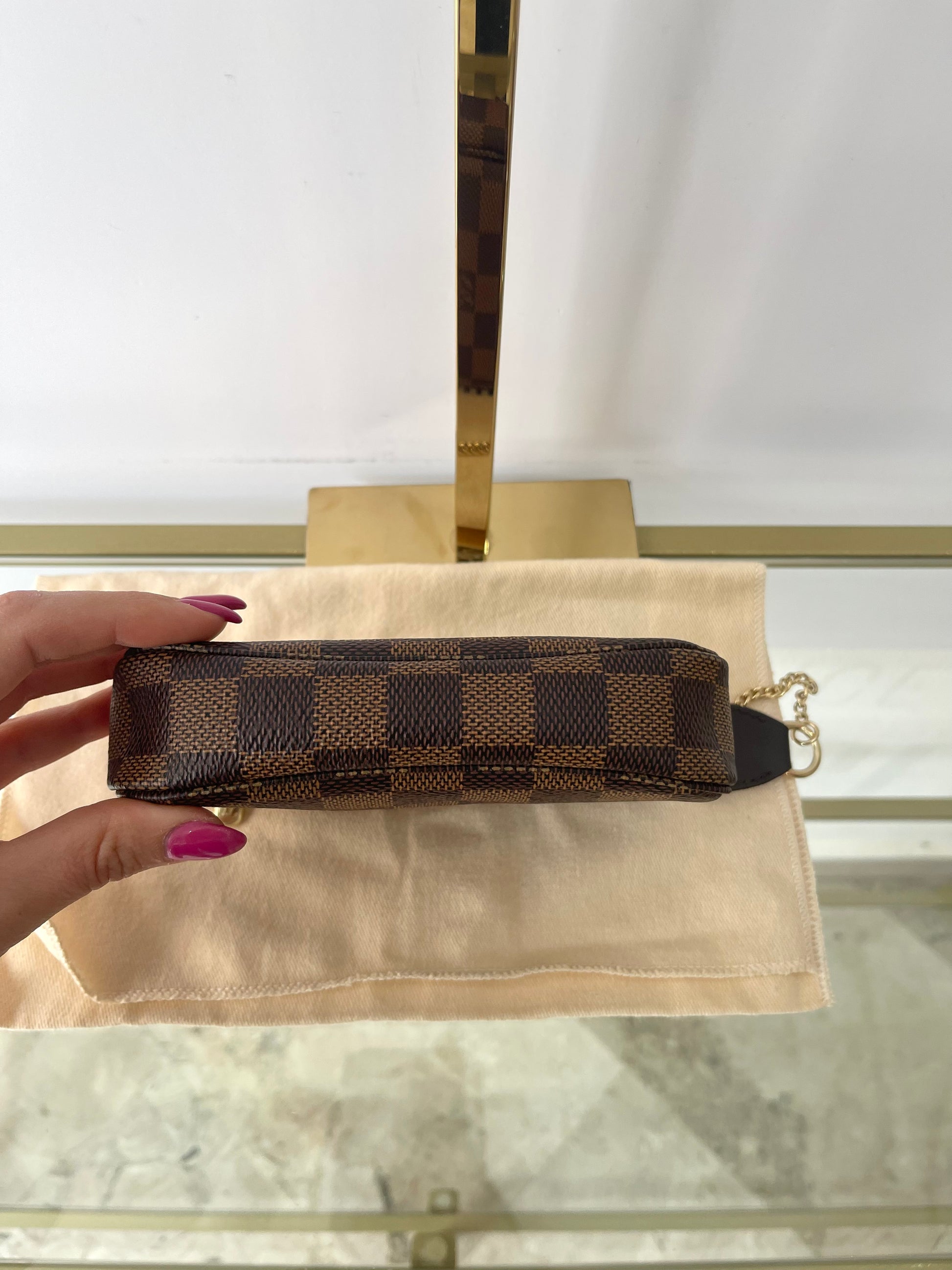 Borsa Mini Pochette Accessoires Damier Ebène Louis Vuitton