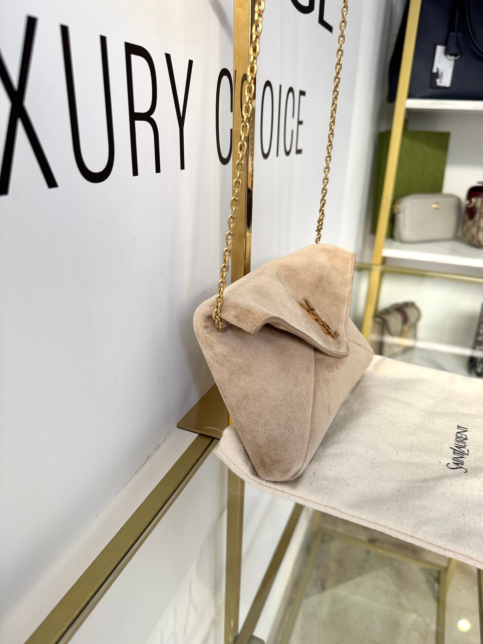 Pochette Cassandre in Suede Saint Laurent