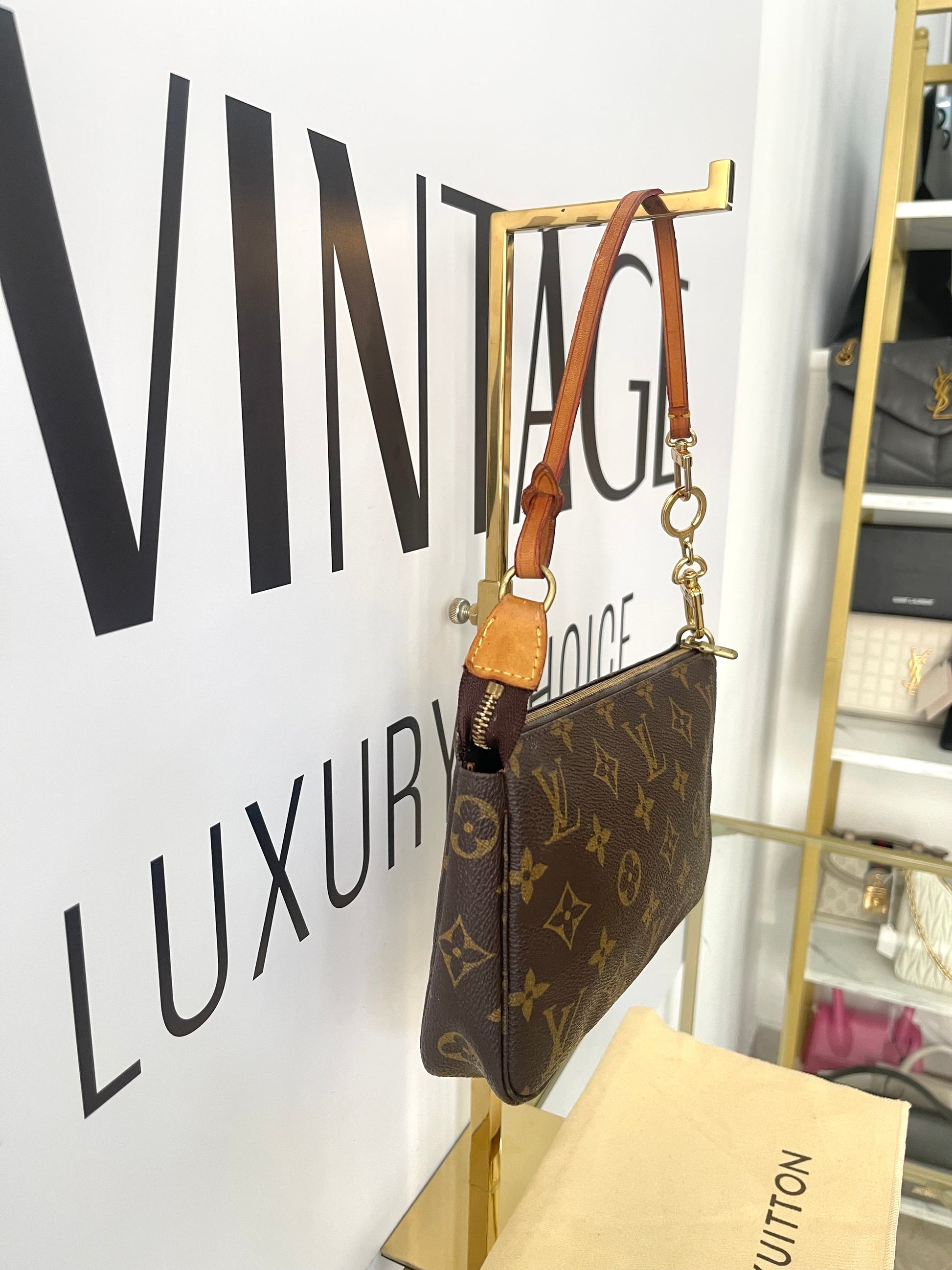 Pochette Accessoires Monogram Louis Vuitton