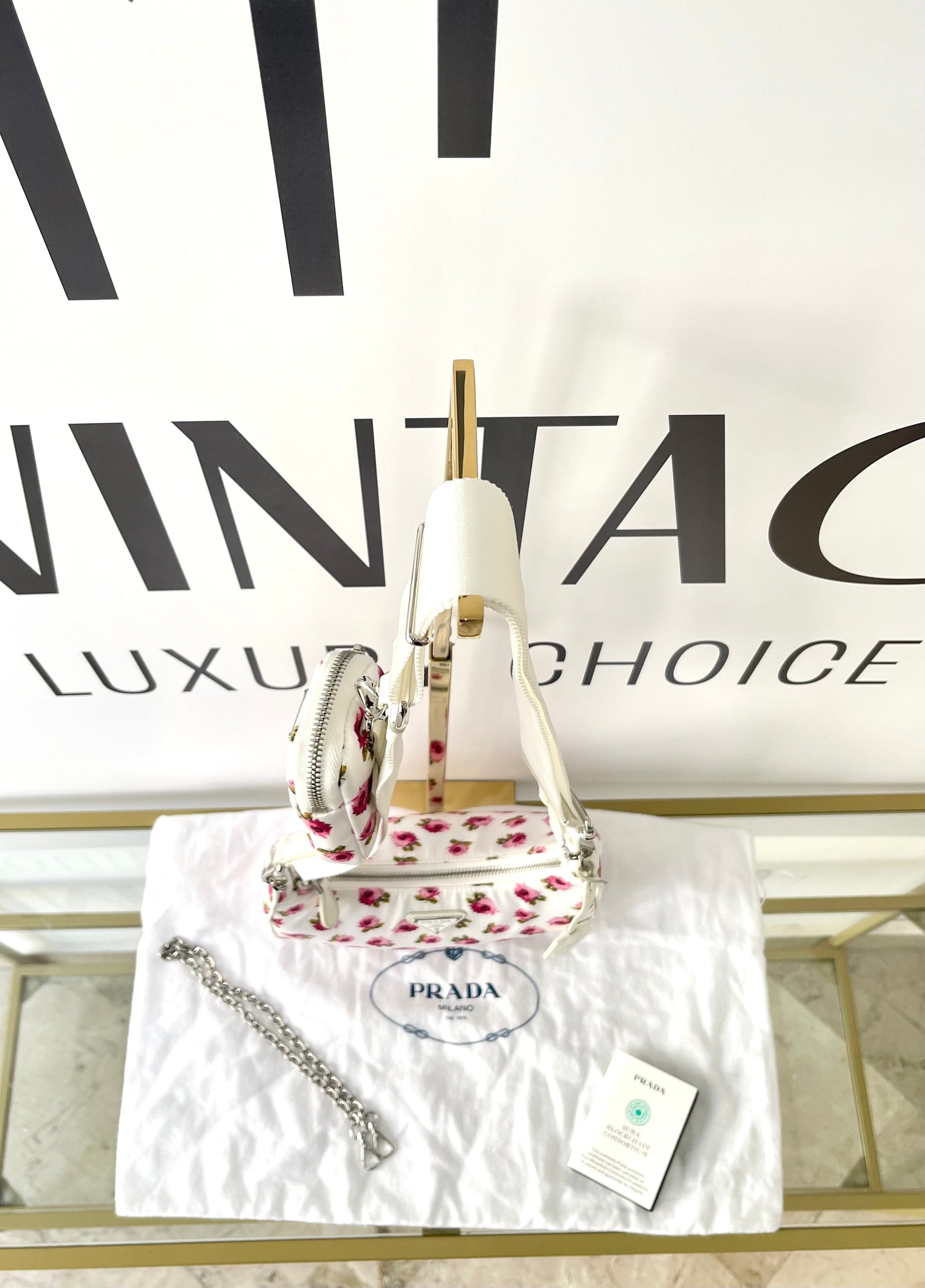 Borsa Re-Edition 2005 in Re-Nylon e Saffiano con motivo rose Prada