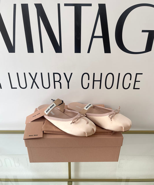 Ballerine in raso Miu Miu