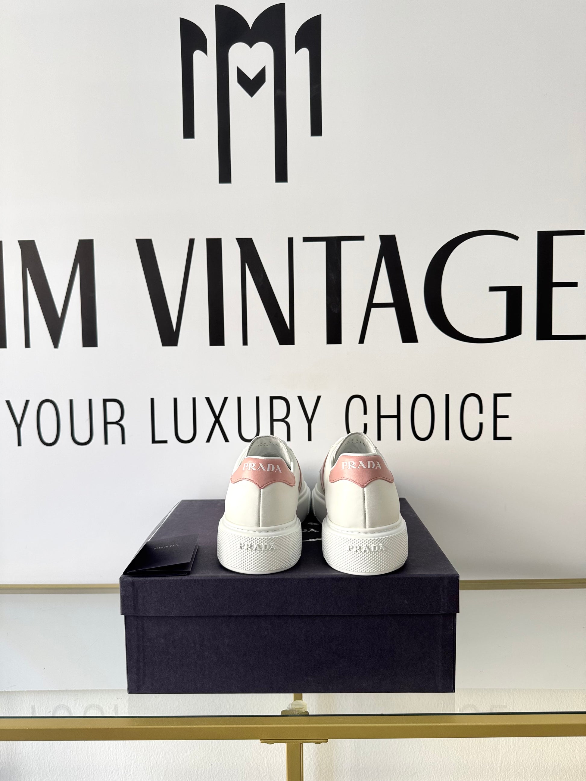 Sneakers in pelle Prada