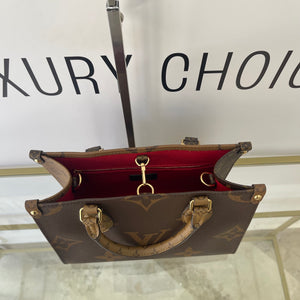 Borsa OnTheGo PM Monogram Reverse Giant Louis Vuitton